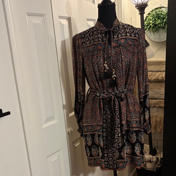 SAL ROSA Chic Long Sleeve Patterned Mini Dress - Picture 1 of 7